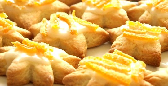 Печенье с апельсиновой глазурью и цукатами