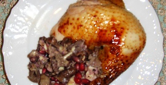 Курица с гранатом и сулугуни