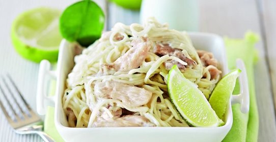 Лапша с курицей в кокосовом соусе