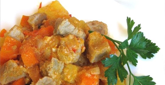 Говядина с кабачками в мультиварке