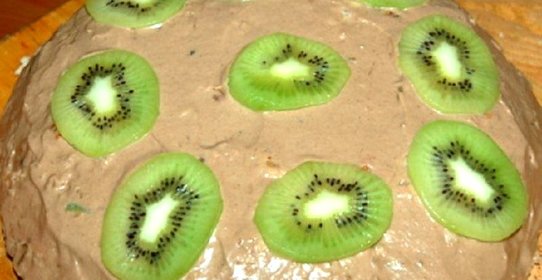 Ореховый торт с киви