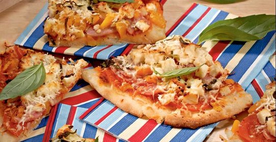 Пицца с сыром и ветчиной