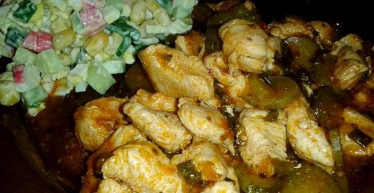 Пикантное куриное филе с корнишонами