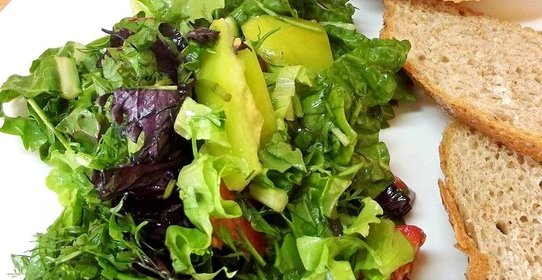 Салат из листовой свеклы мангольд