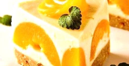 Йогуртный торт с персиками и лимоном