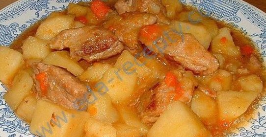 Картошка тушеная с мясом и томатами