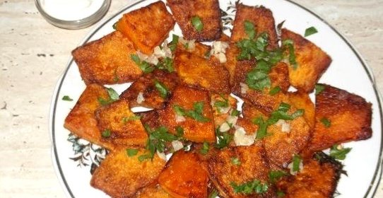 Тыква жареная с чесноком