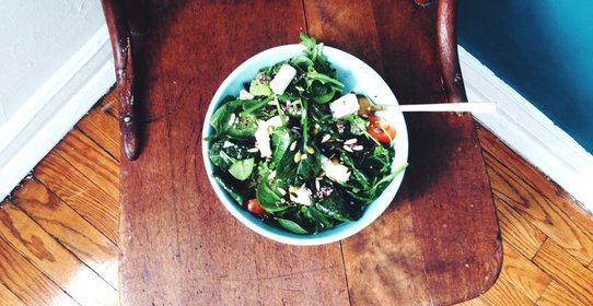 Салат с киноа и фетой