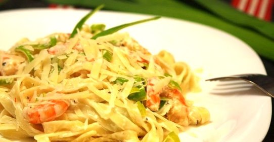 Паста с креветками в сливочном соусе