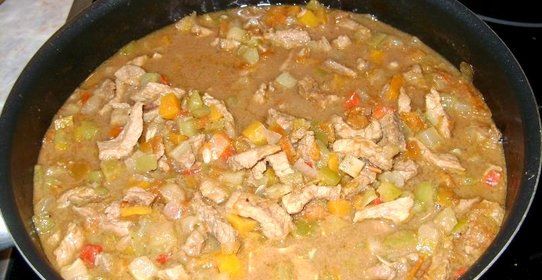 Пикантная телятина с овощами