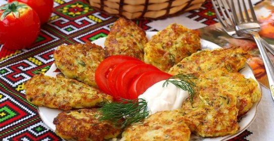 Кабачковые оладьи с картофелем и сыром сулугуни