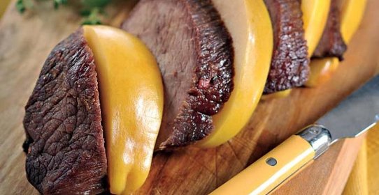 Окорок кабана с айвой