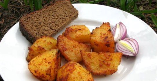 Картошка в паприке на мангале