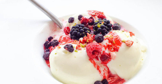 Мороженое из греческого йогурта с маскарпоне