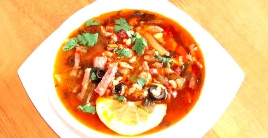 Солянка с томатной пастой