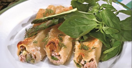 Каннеллони с лососем и цукини