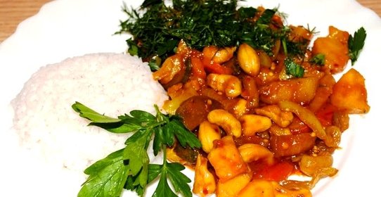 Овощи в кисло-сладком соусе с кешью