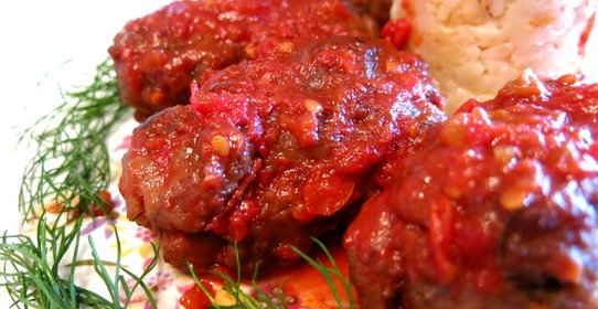 Котлеты в винно-томатном соусе (Судзукакья)