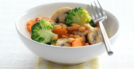 Овощное рагу с фасолью и грибами