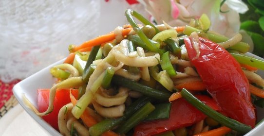 Салат из кабачка и стрелок чеснока Вкус лета