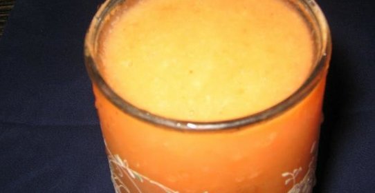 Витаминный напиток из тропических фруктов