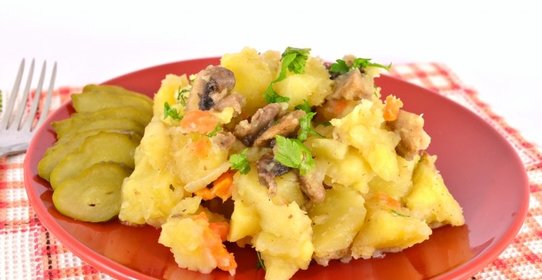 Картофель с шампиньонами в мультиварке