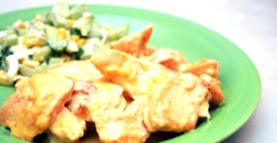 Куриное филе под сметанным соусом