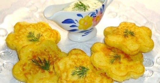 Кукурузные оладьи с крабовыми палочками + сырный соус