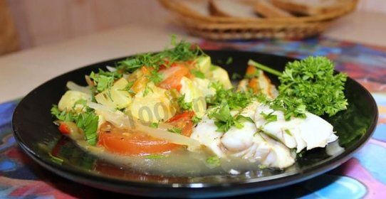 Минтай с овощами в духовке