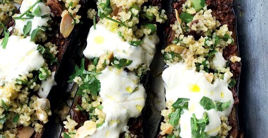 Баклажаны с чермулой, булгуром и йогуртом