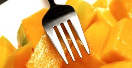 Манго в имбирно-мятном сиропе