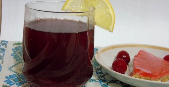 Компот с кизилом вишней и шелковицей