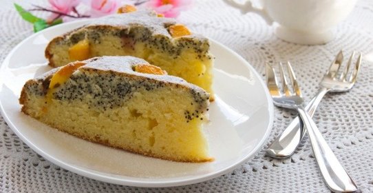 Пирог с маком и персиками