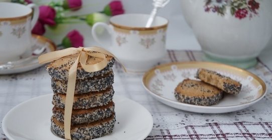 Печенье из гречневой муки с маком