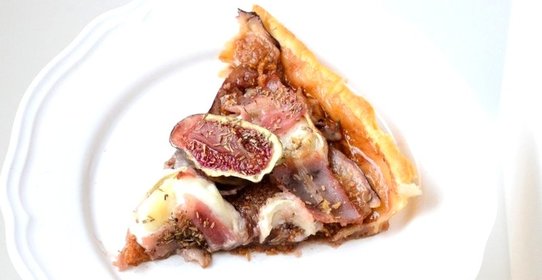 Пирог с инжиром и козьим сыром