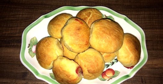 Булочки с вишней