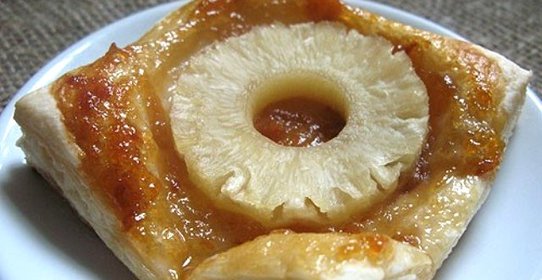 Слойки с ананасами