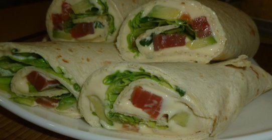 Ролл из тортильи