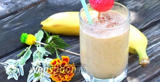 Тёплый коктейль с бананами и нектаринами