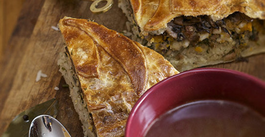 Пирог с курицей и грибами