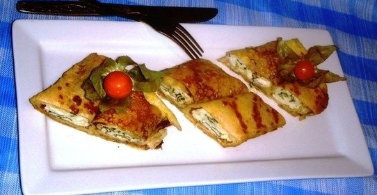 Запеченные блинчики с брынзой и шпинатом