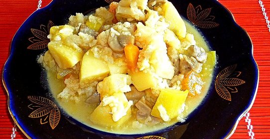 Овощное рагу из кабачков и цветной капусты с грибами