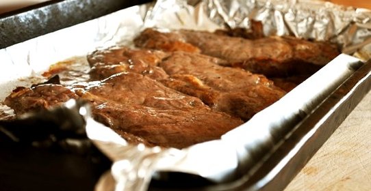 Говядина на кости в духовке