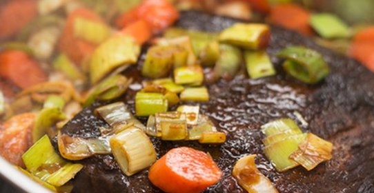 Говяжья грудинка под овощной шубкой