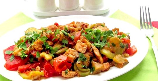 Куриное филе с овощами