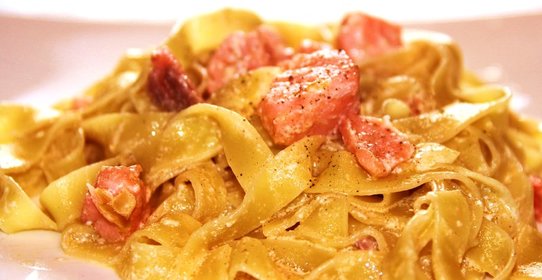 Феттучини с семгой по‑грузински