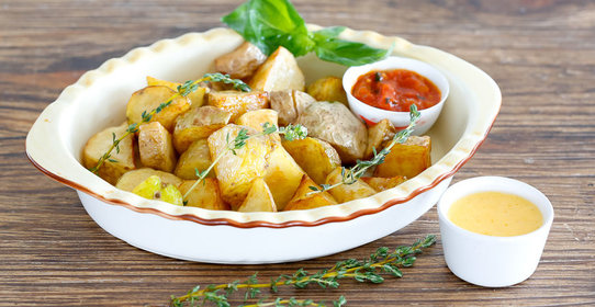 Пататас бравас, жареный картофель с соусом