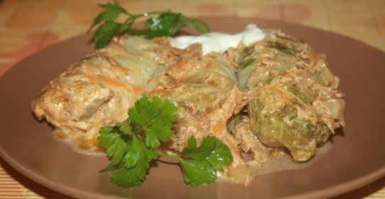 Голубцы с мраморной говядиной во вкуснейшем сметанно-овощном соусе
