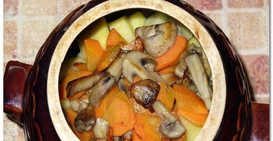 Курица с грибами в горшочках