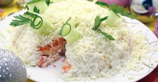 Закусочный торт из сыра бри и вишен